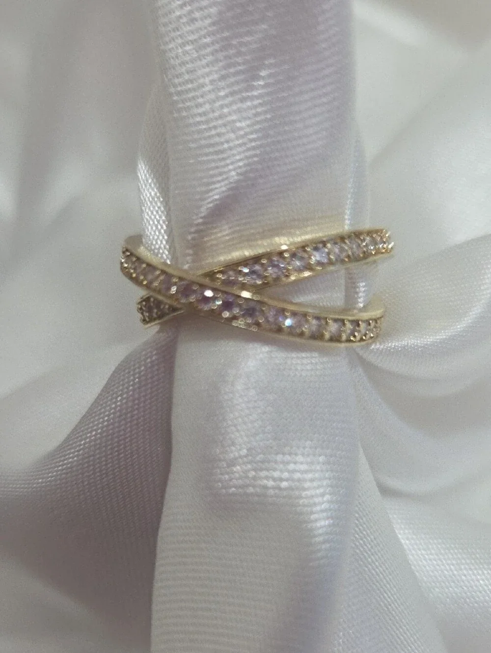 18K Laminated Elegant Gold Crisscross Pave Ring with Clear Stones Size 7.5